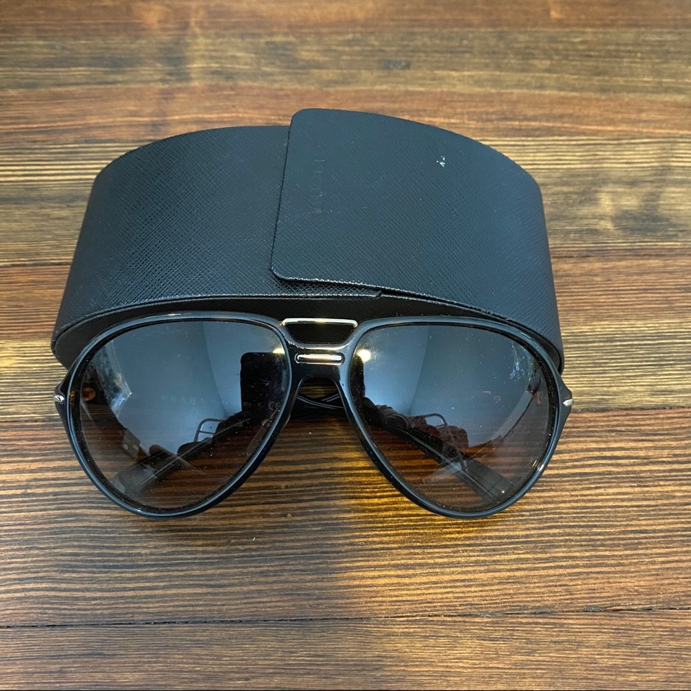 Black Prada Aviators